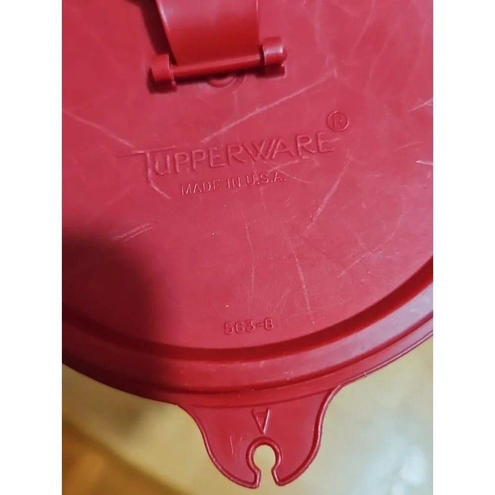 Vintage Tupperware 261 Sheer Handolier Pitcher Red Flip Top Seal 563